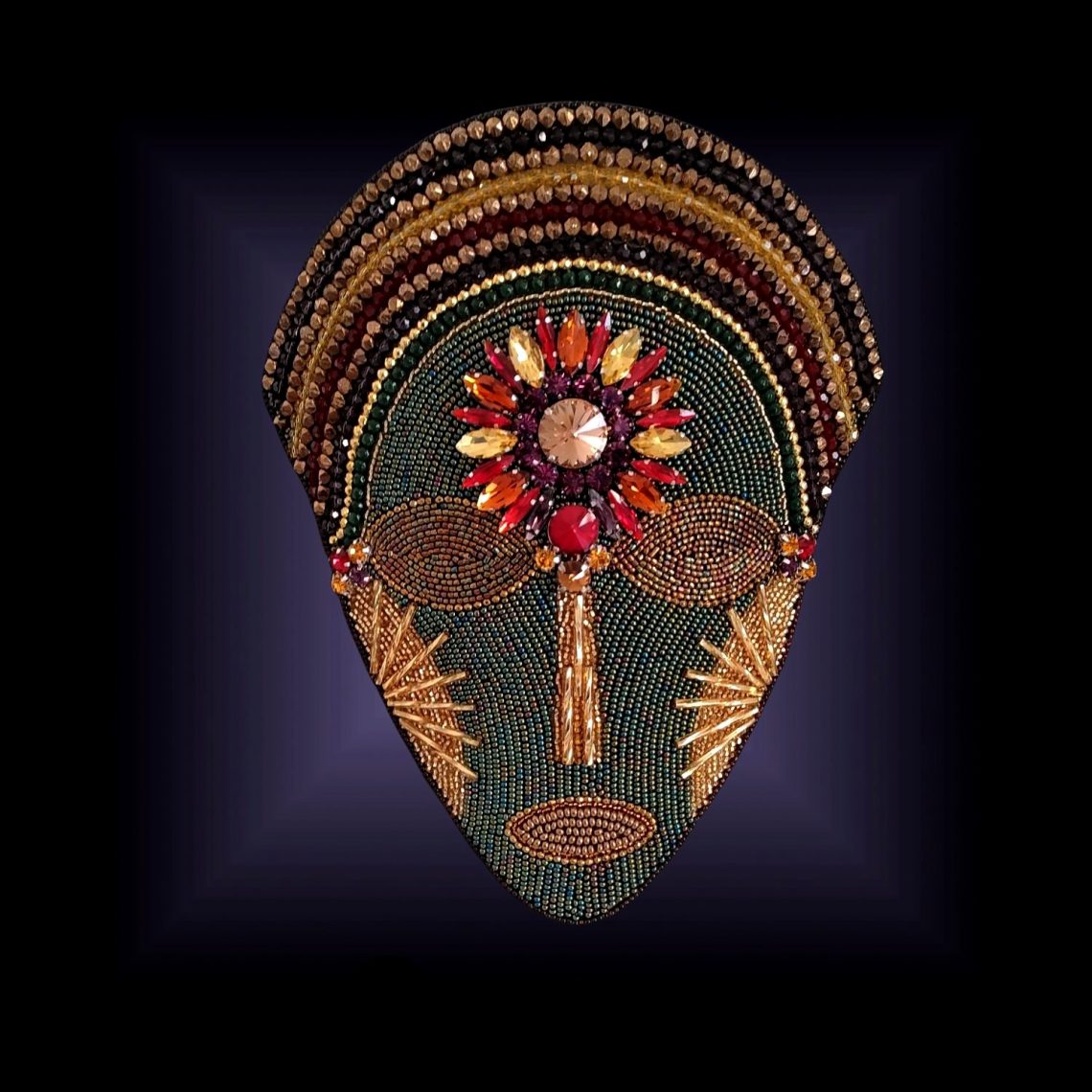 Masque brodé n°69 © Sylune Créations