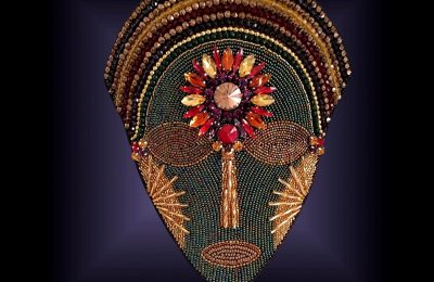 Masque brodé n°69 © Sylune Créations