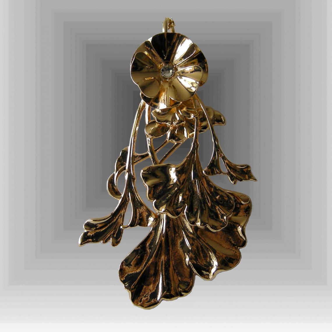 Pendentif plaqué or feuilles gingko © Sylune Créations